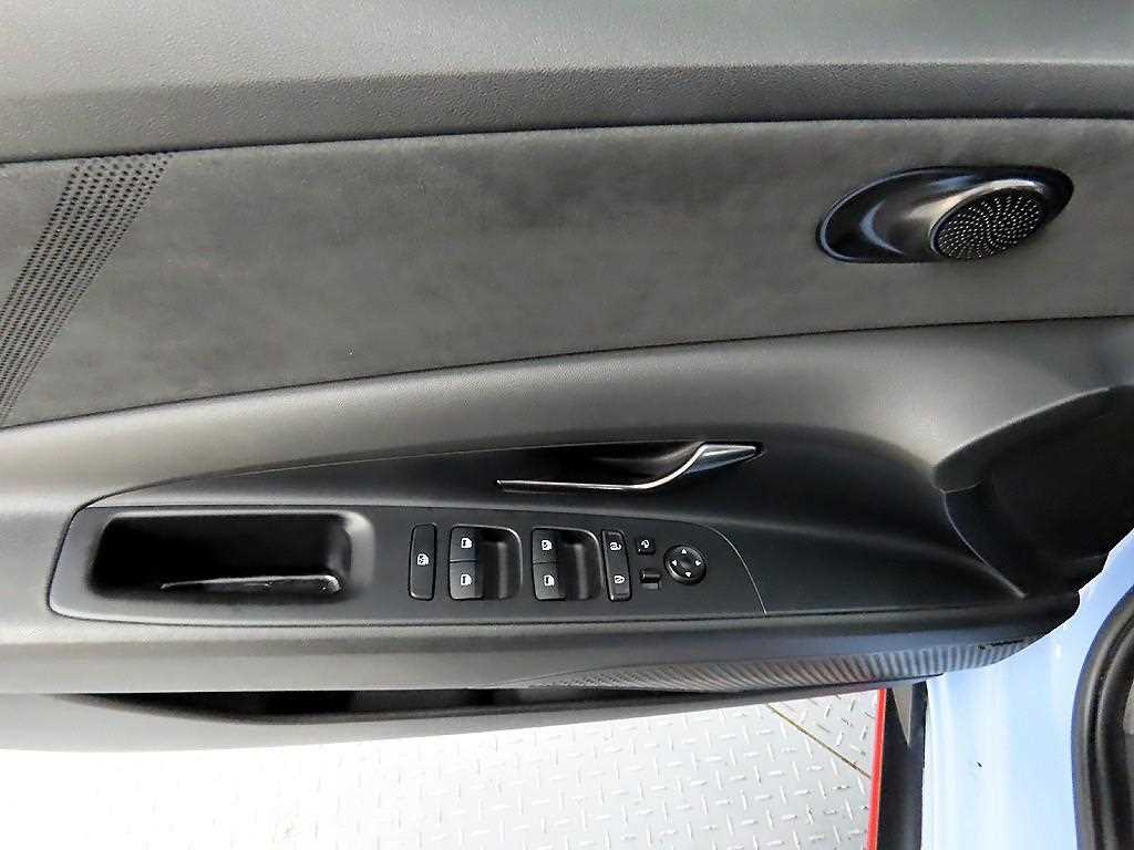 HYUNDAI Avante - Vista 11