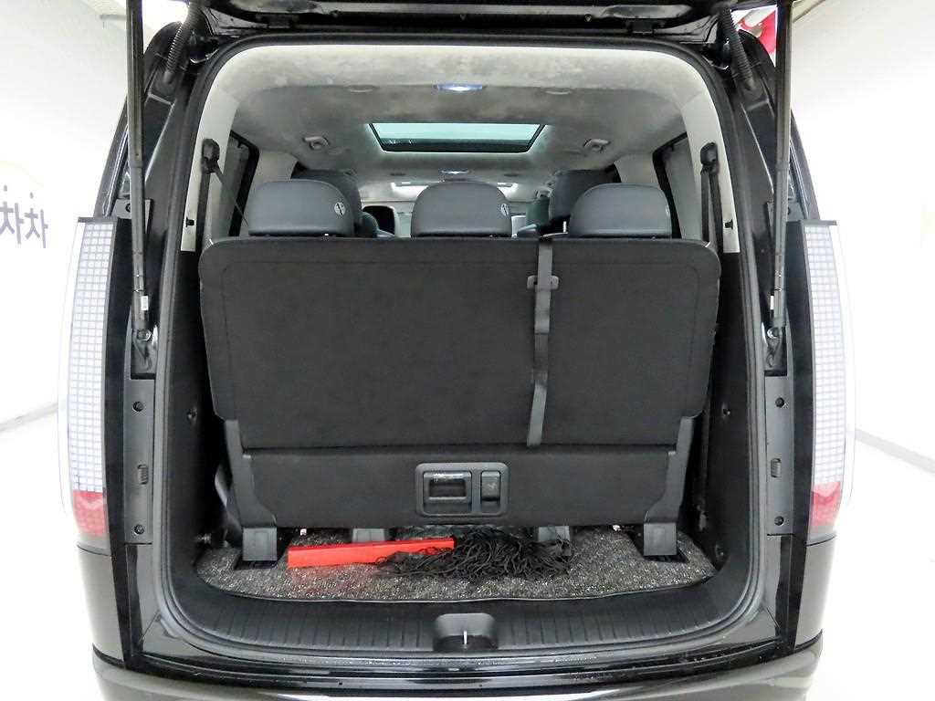 HYUNDAI Staria - Vista 5