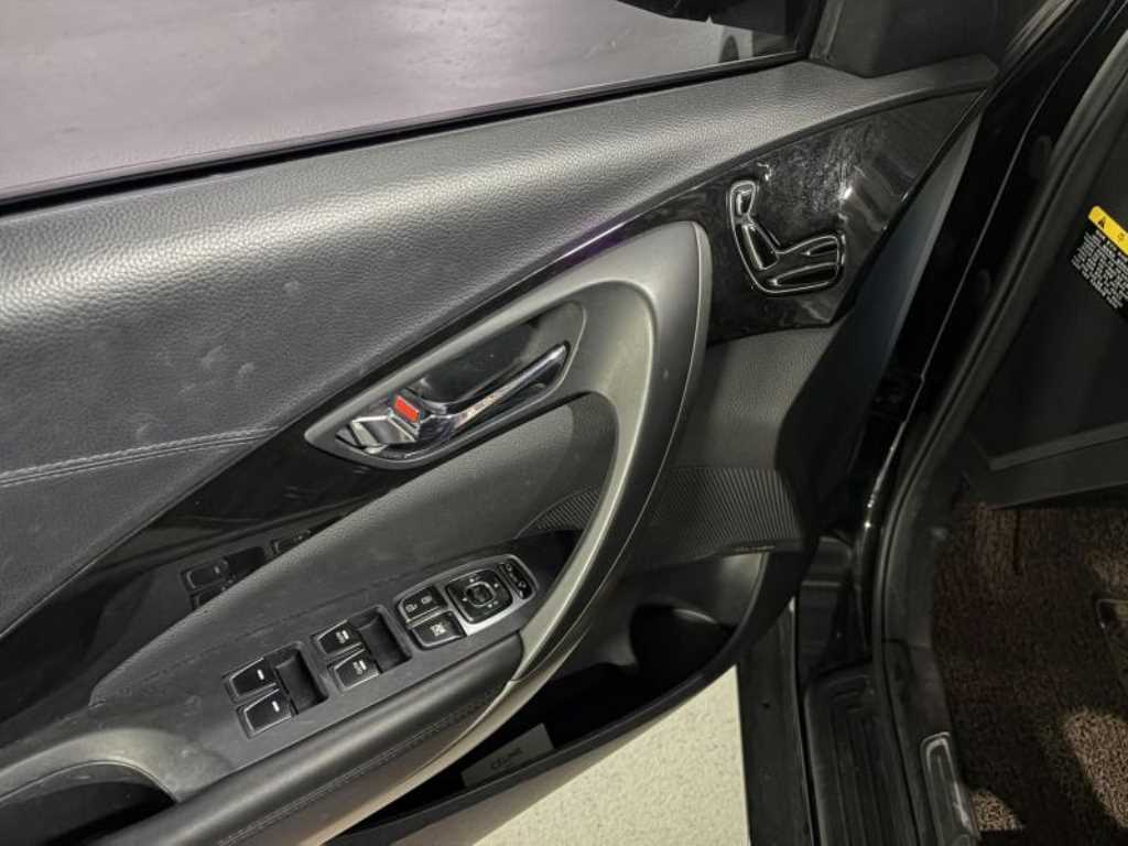 HYUNDAI Grandeur - Vista 10