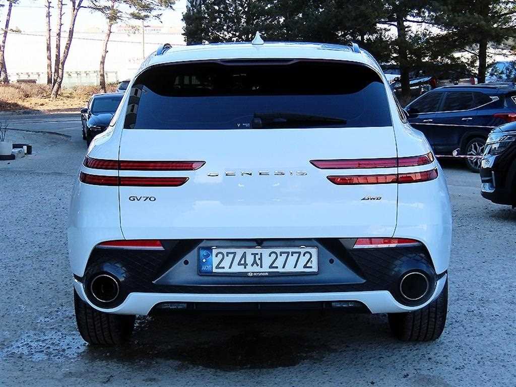 Genesis GV70 - Vista 4
