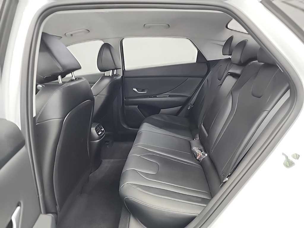 HYUNDAI Avante - Vista 12