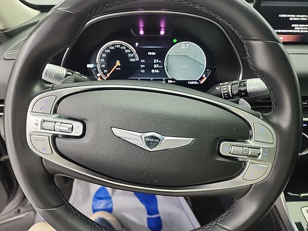 Genesis GV80 - Vista 9