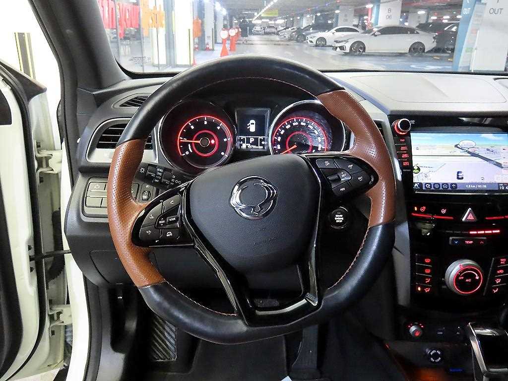 Ssangyong Tivoli - Vista 8