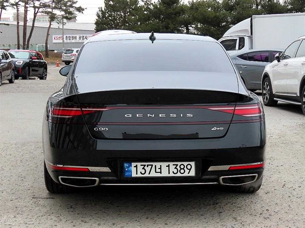 Genesis G90 - Vista 4