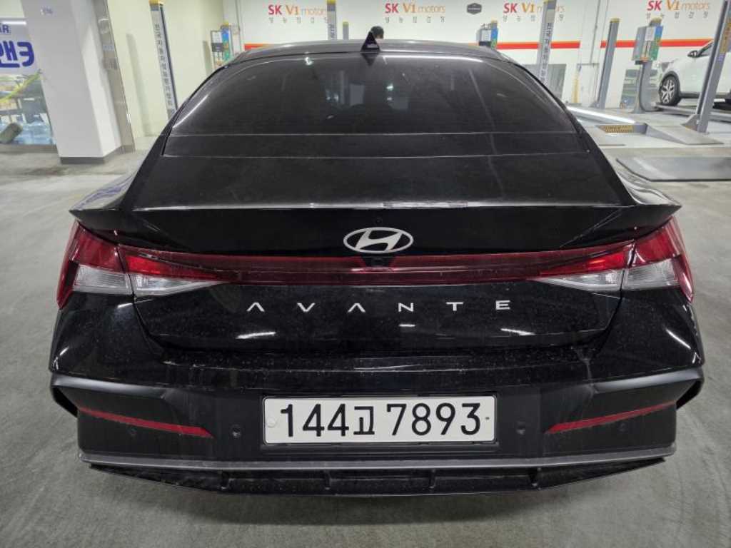 HYUNDAI Avante - Vista 2