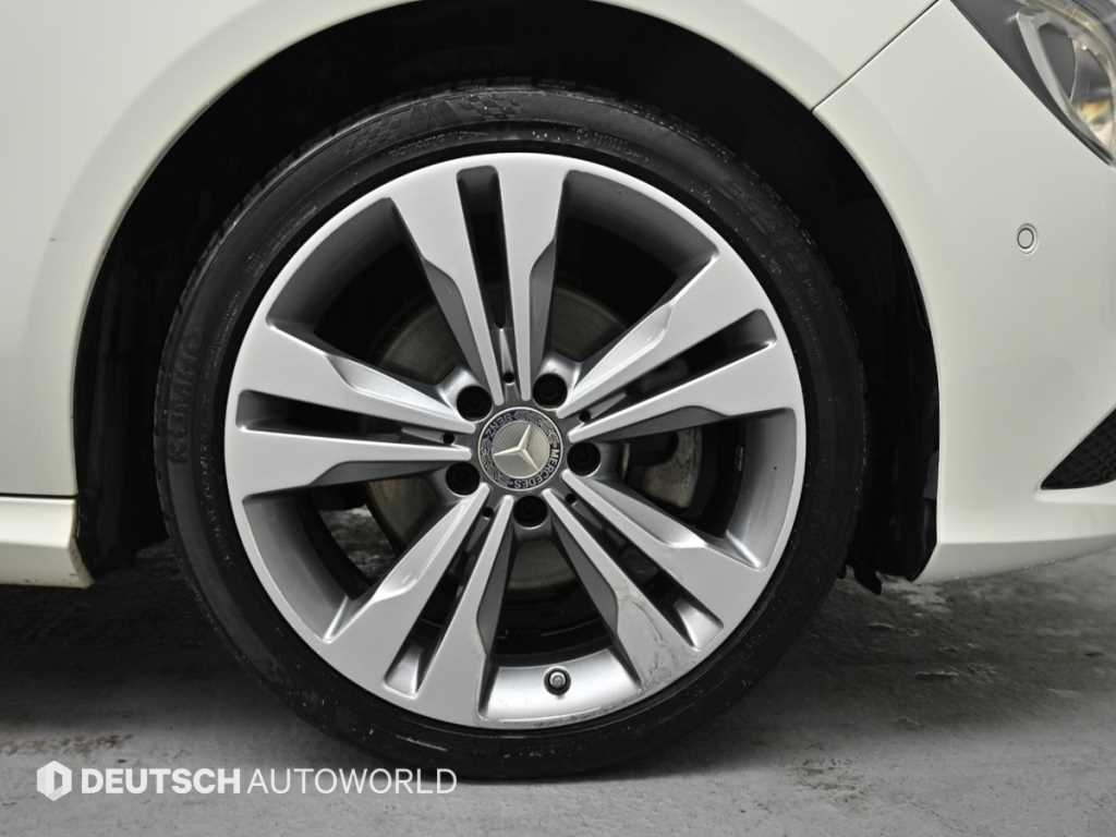 Mercedes Benz CLA Class - Vista 5