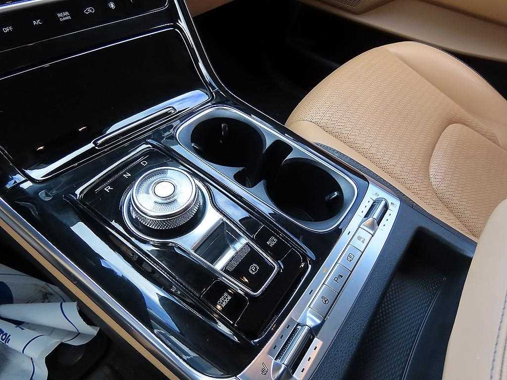 KIA Carnival - Vista 10