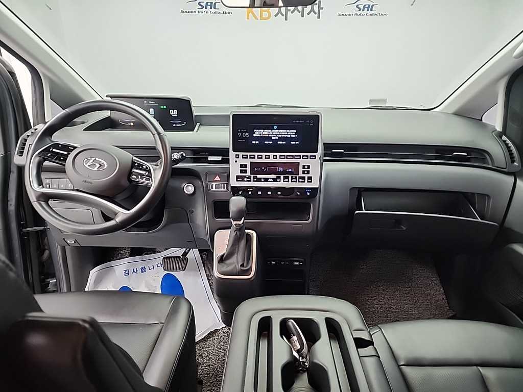 HYUNDAI Staria - Vista 6