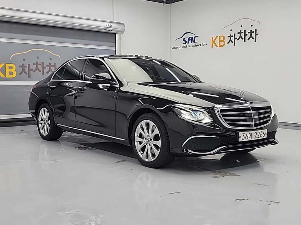 Mercedes Benz E class - Vista 4