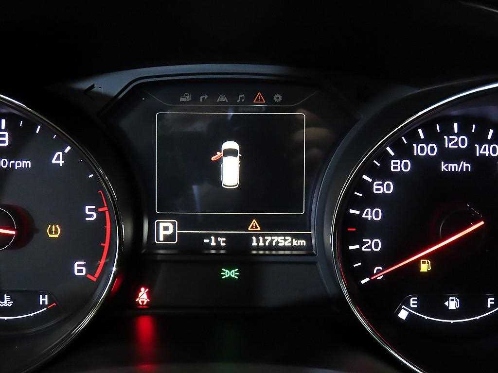 KIA Carnival - Vista 9