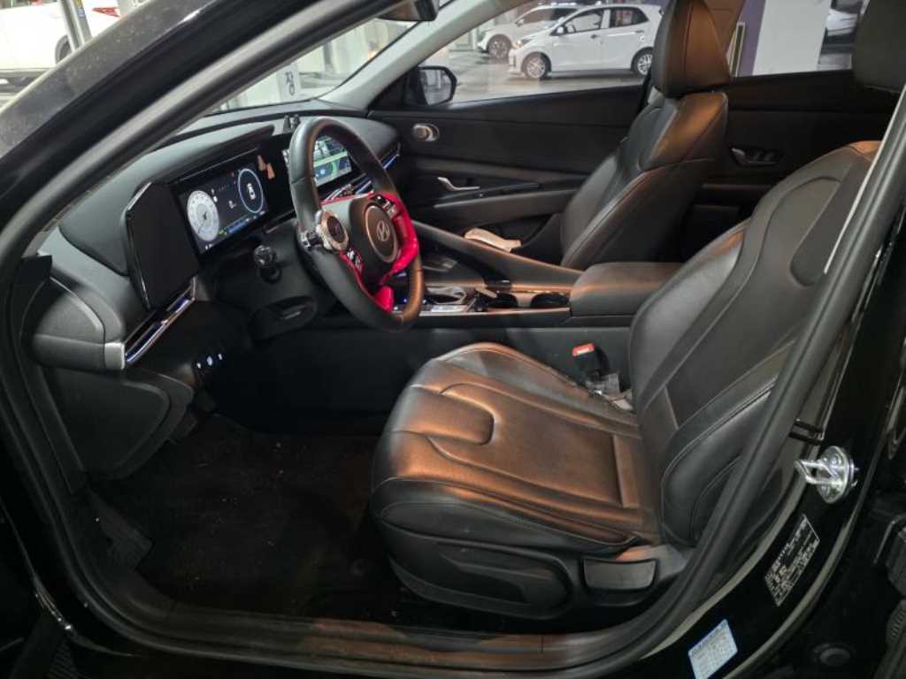 HYUNDAI Avante - Vista 8