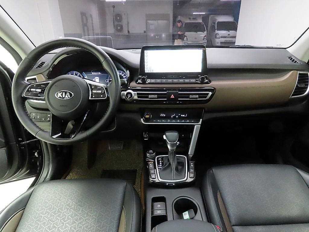 KIA Seltos - Vista 8