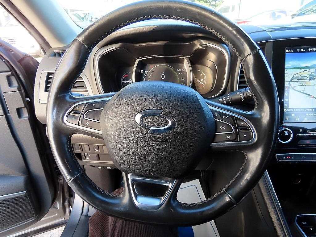 SAMSUNG QM6 - Vista 8