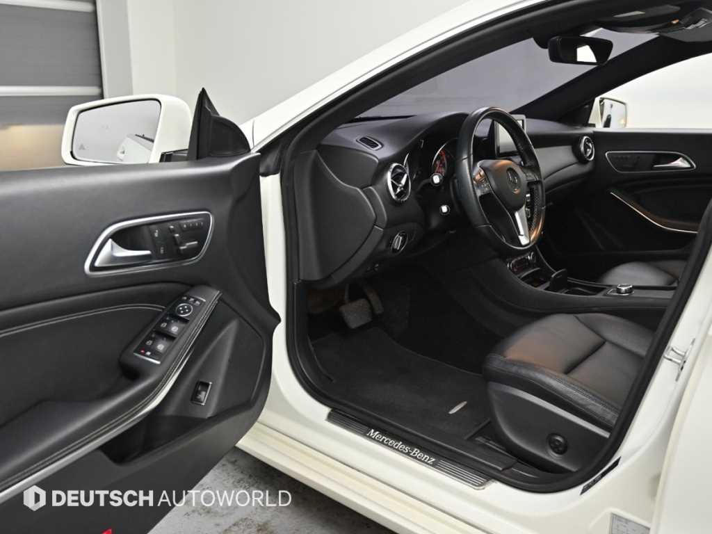 Mercedes Benz CLA Class - Vista 11