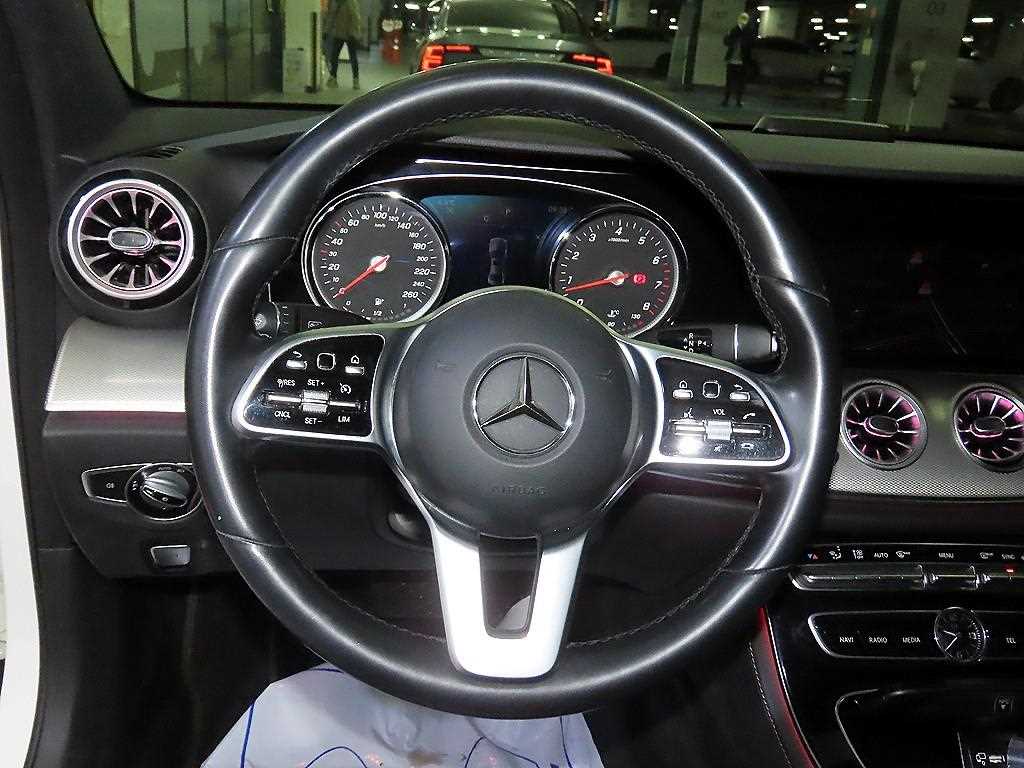 Mercedes Benz E class - Vista 8