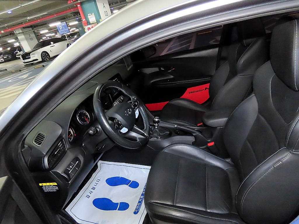 HYUNDAI Veloster - Vista 6