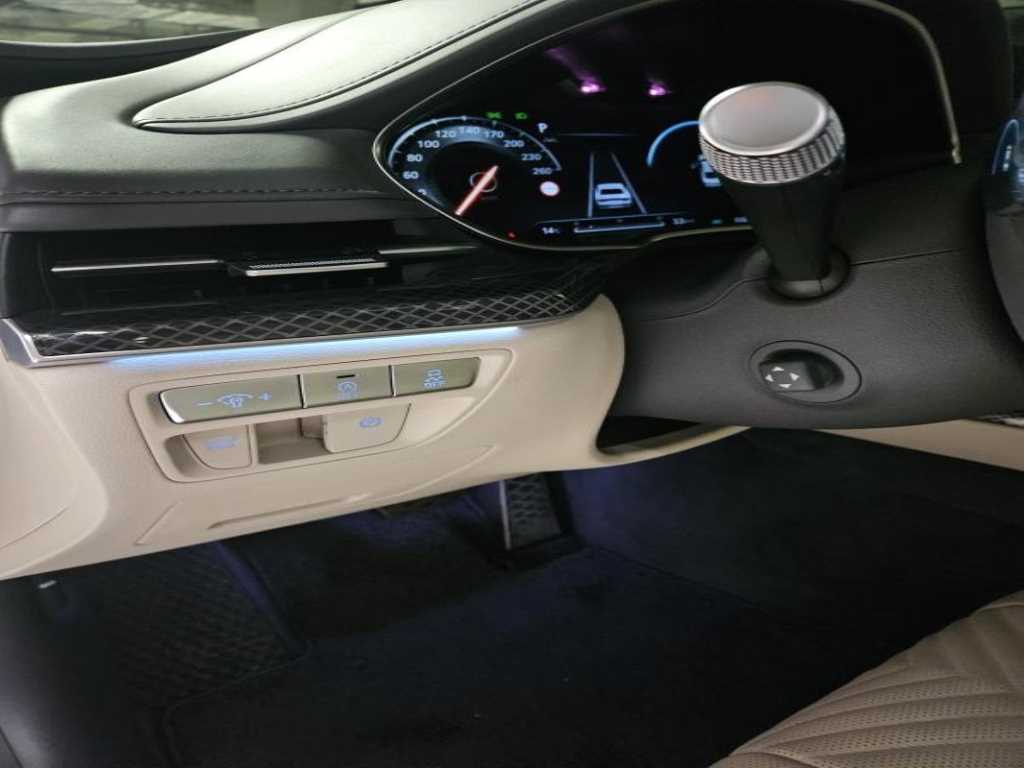 Genesis G80 - Vista 10