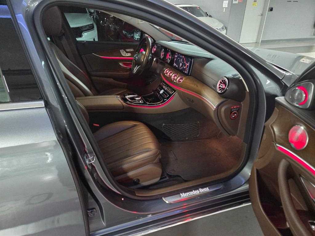 Mercedes Benz E class 2019 Gris - Importación desde Corea - HF Imports Iquique - Foto 13