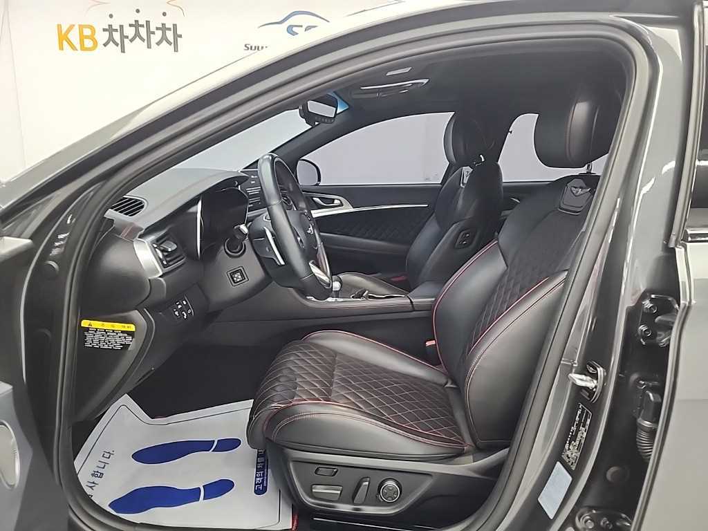 Genesis G70 - Vista 11