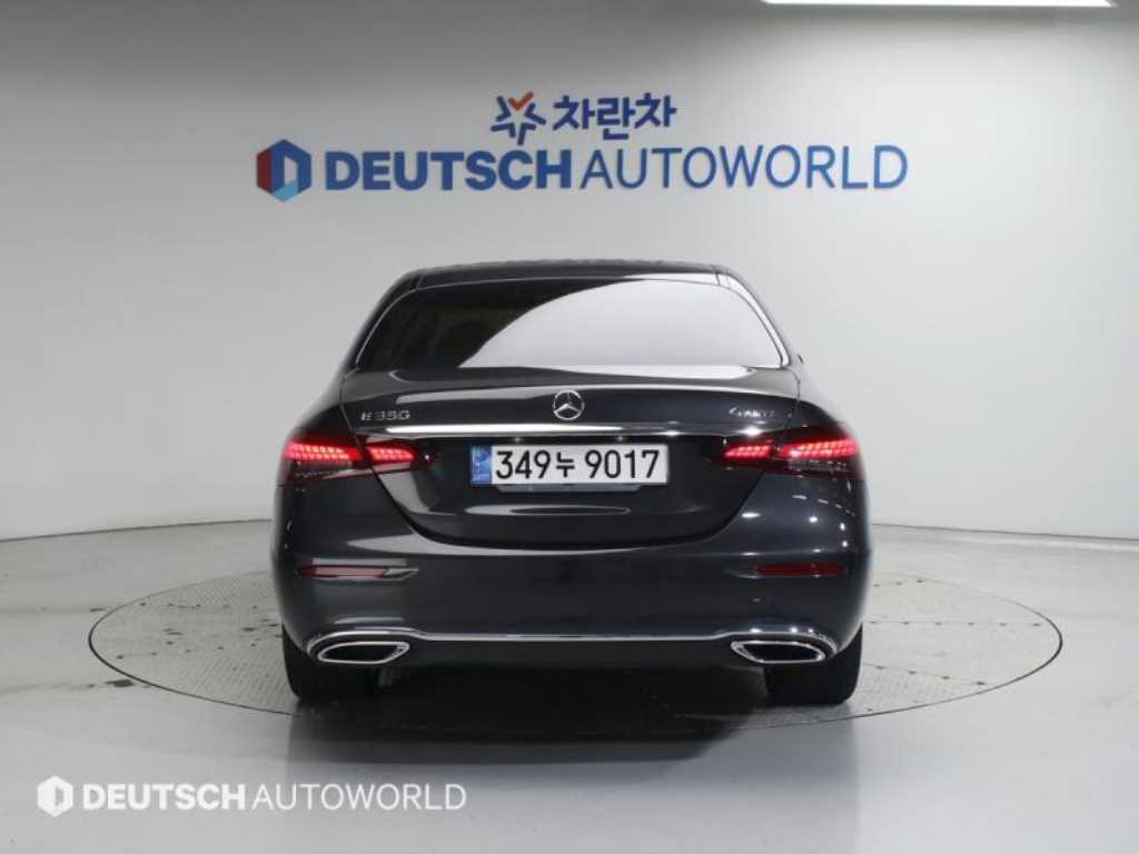 Mercedes Benz E class - Vista 4