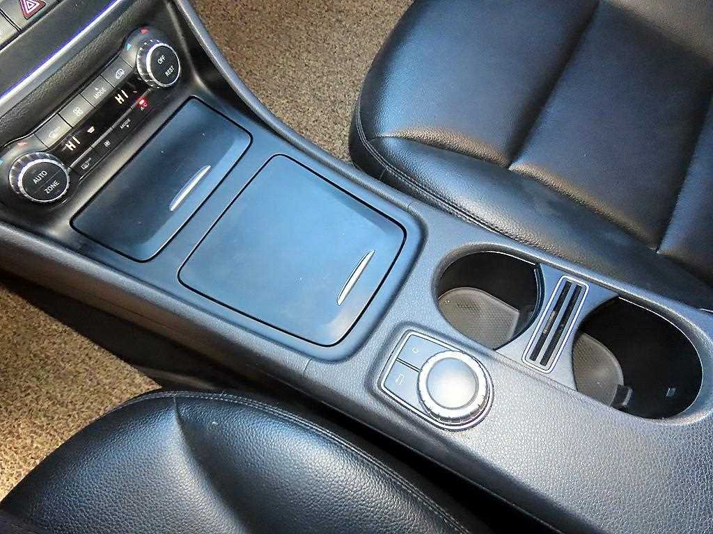 Mercedes Benz GLA Class - Vista 10