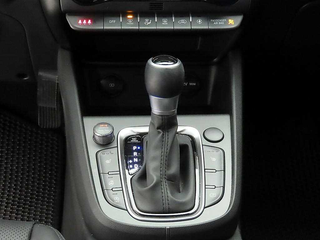 HYUNDAI Kona - Vista 10