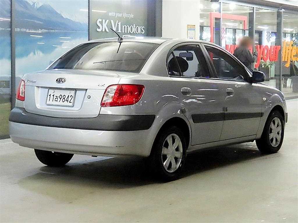 KIA Pride - Vista 4