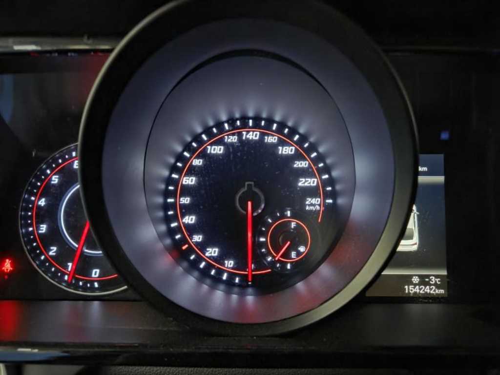 HYUNDAI Avante - Vista 4