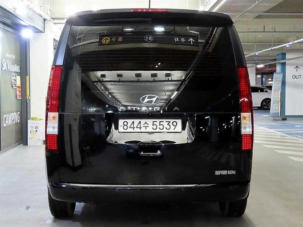 HYUNDAI Staria - Vista 5