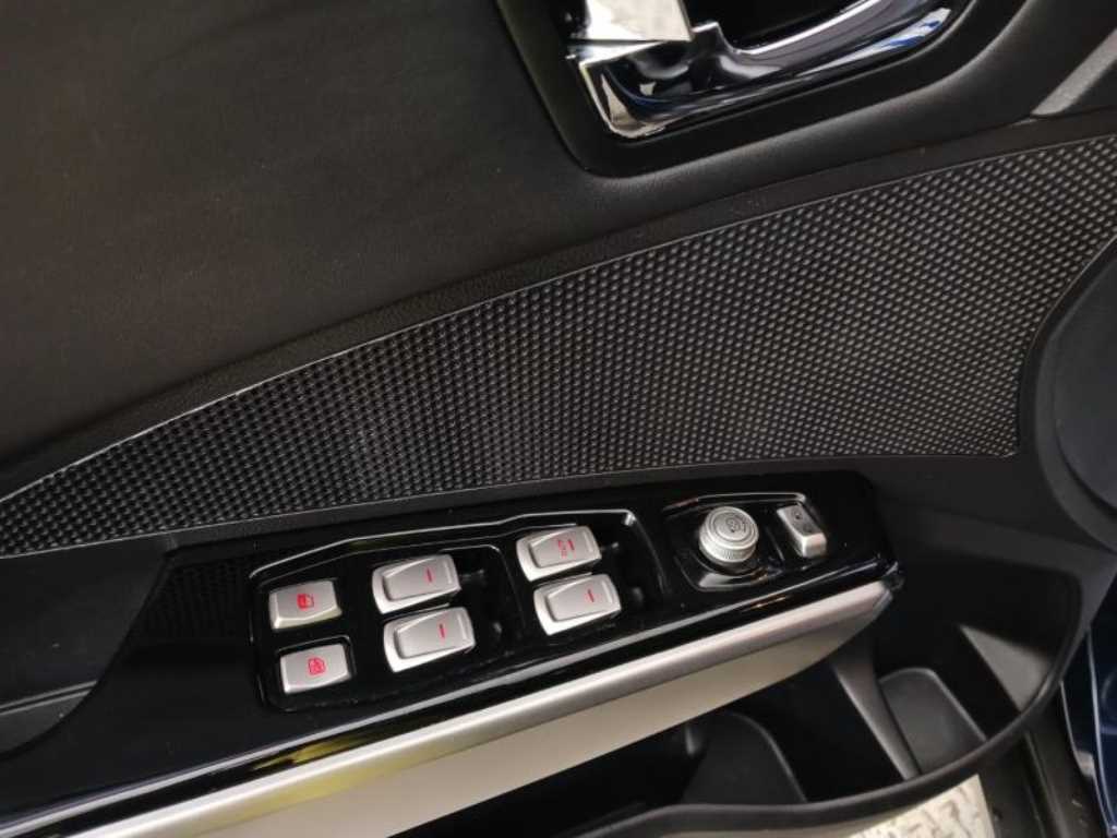 Ssangyong Tivoli - Vista 9