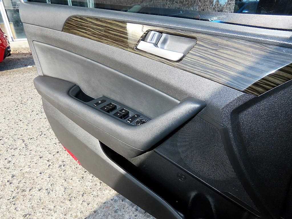 HYUNDAI Sonata - Vista 11