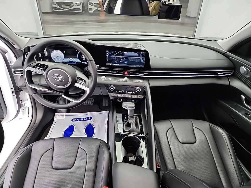 HYUNDAI Avante - Vista 7