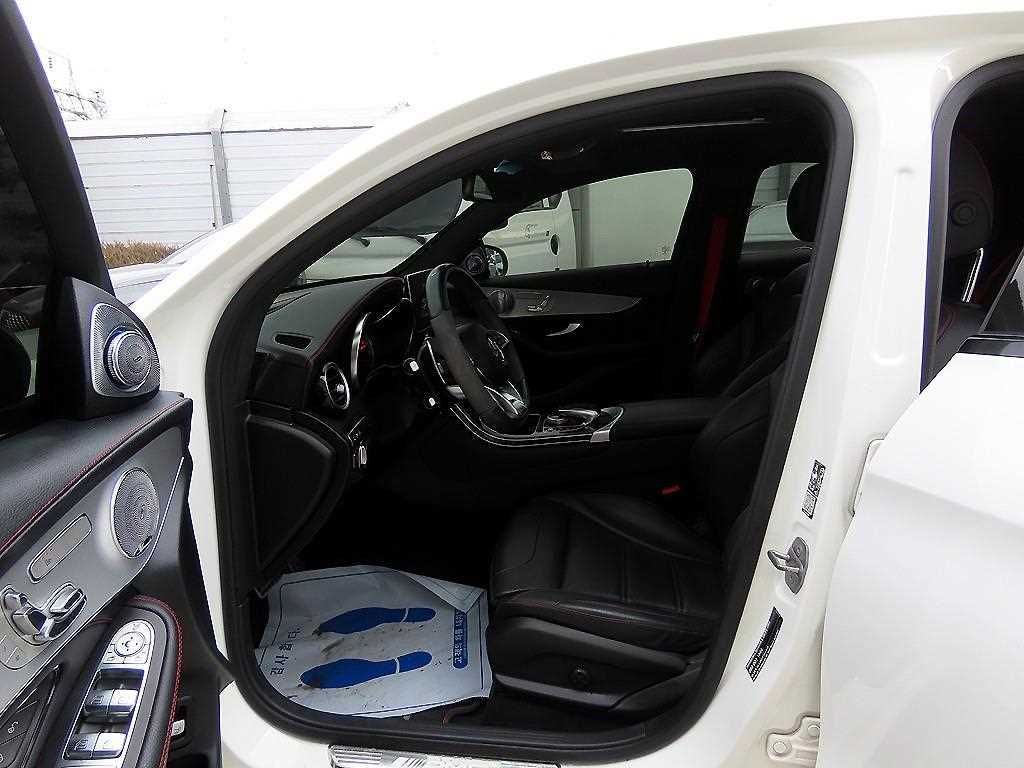 Mercedes Benz GLC Class - Vista 5