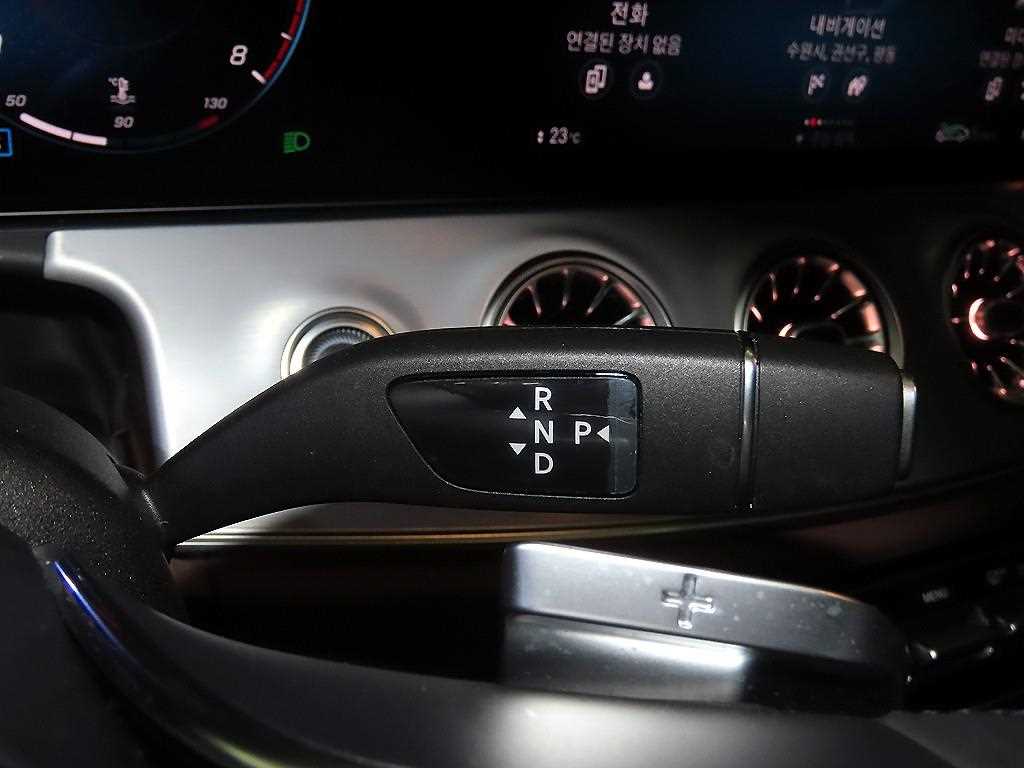 Mercedes Benz E class - Vista 12