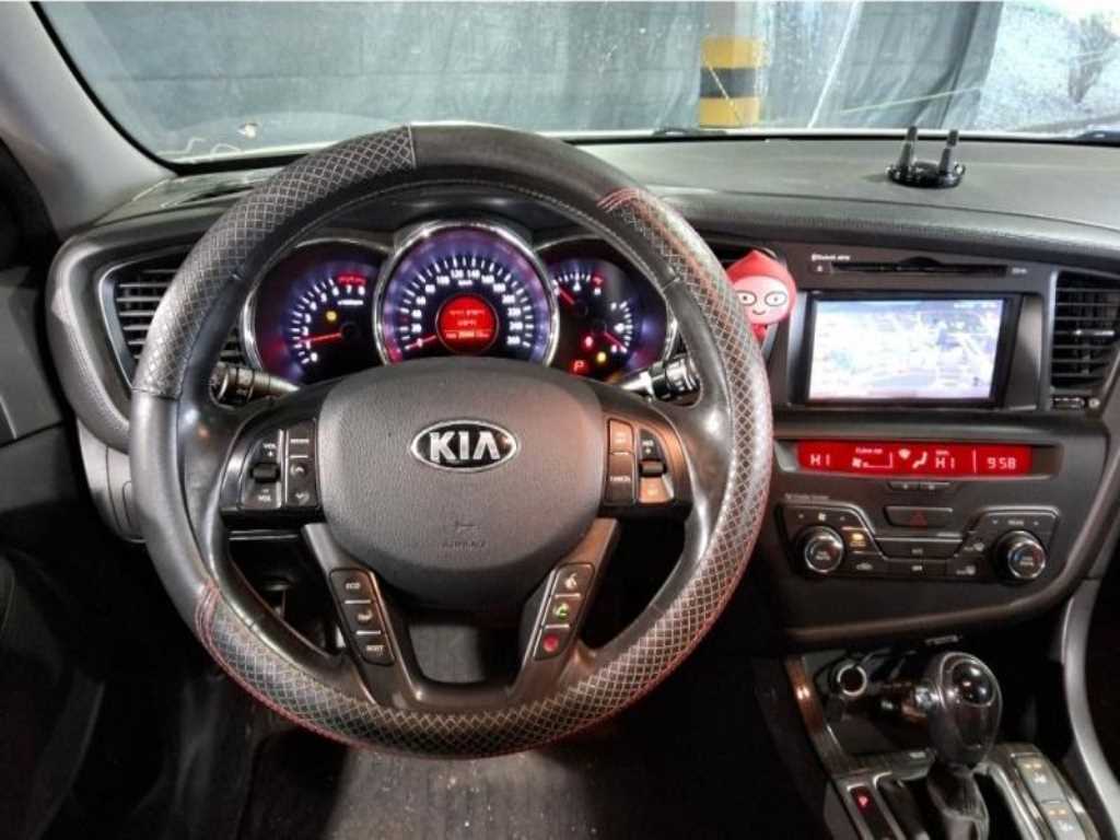 KIA K5 - Vista 9