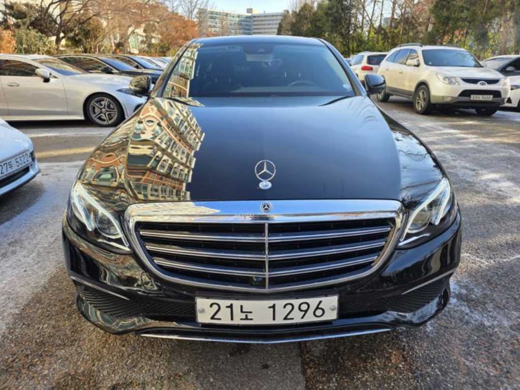 Mercedes Benz E class 2018 Negro - Importación desde Corea - HF Imports Iquique - Foto 1