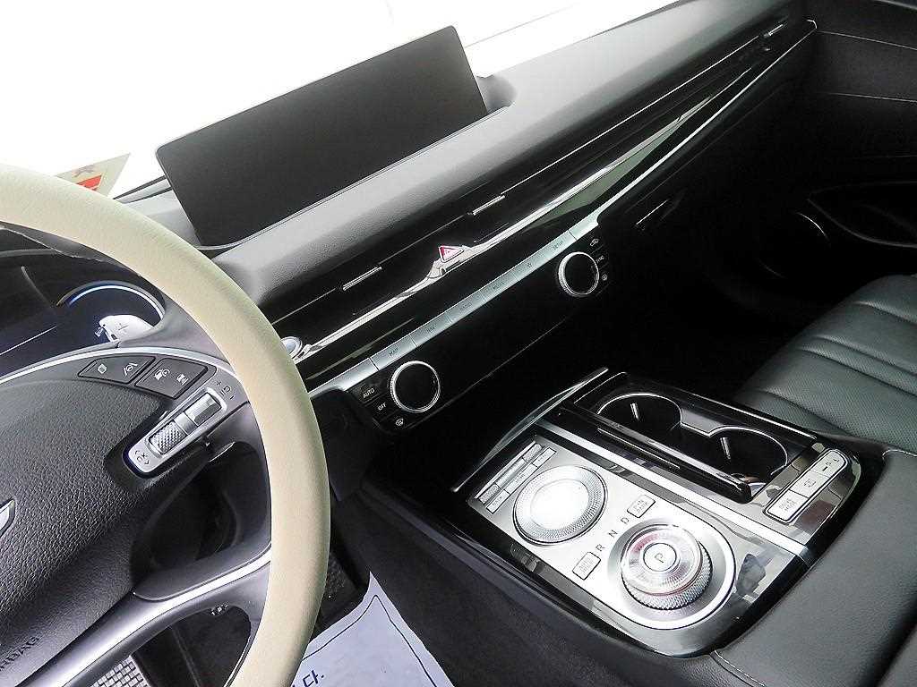 Genesis G80 - Vista 10