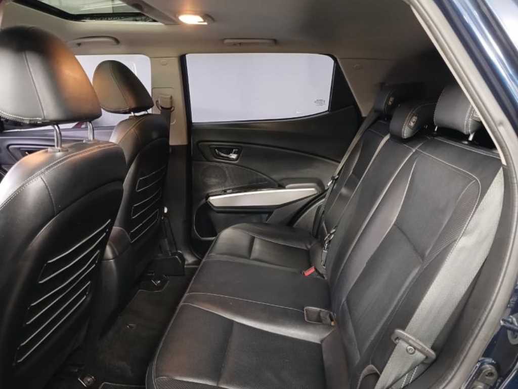 Ssangyong Tivoli - Vista 8