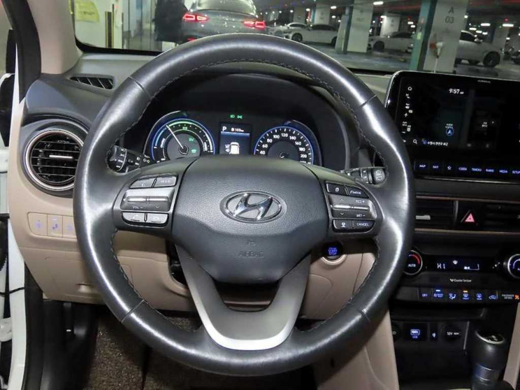HYUNDAI Kona - Vista 8
