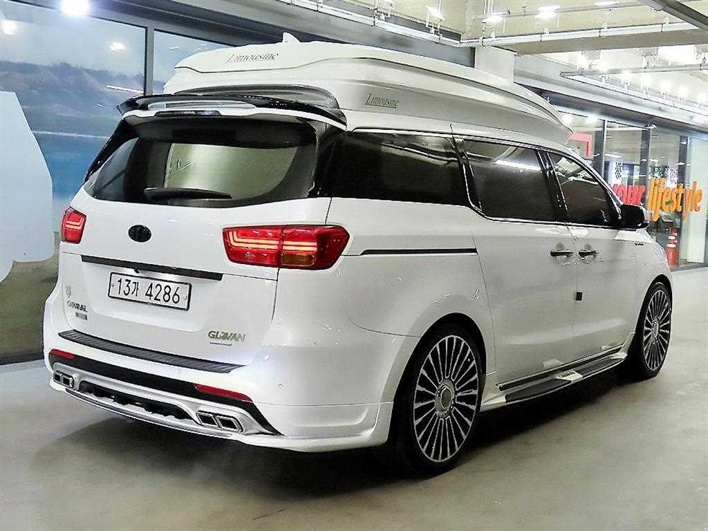 KIA Carnival - Vista 4