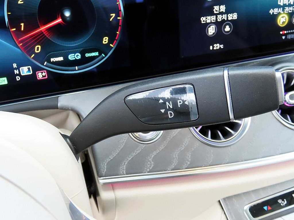 Mercedes Benz E class - Vista 11