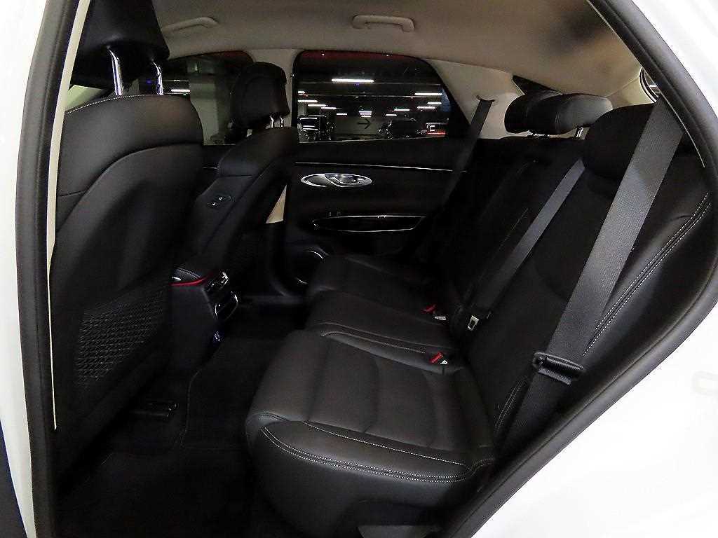 Genesis GV70 - Vista 7