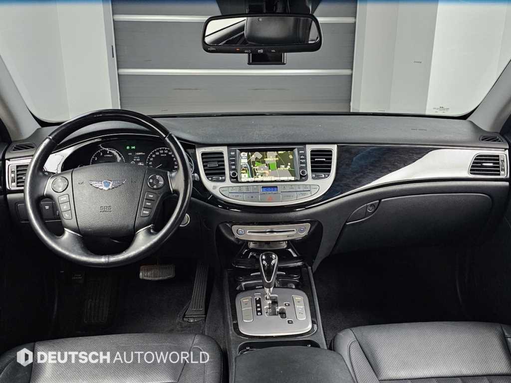 HYUNDAI Genesis - Vista 7