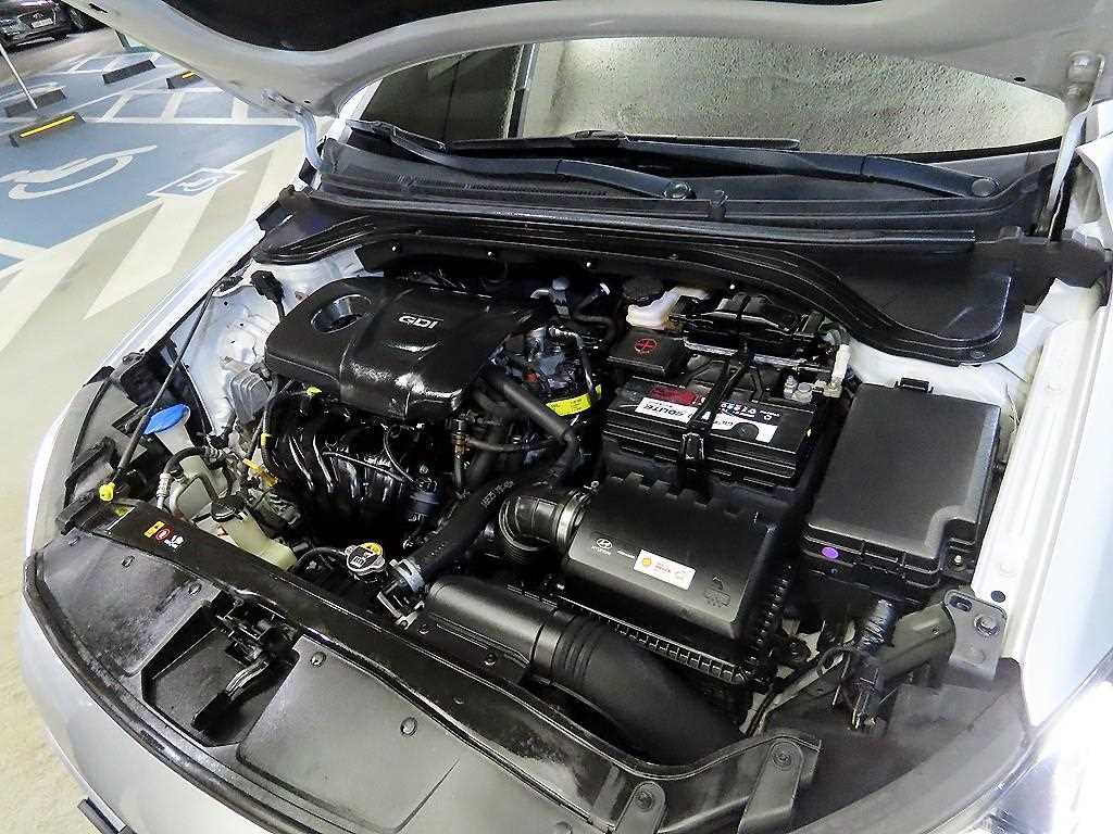 HYUNDAI Avante 2017 Plateado - Importación desde Corea - HF Imports Iquique - Foto 19