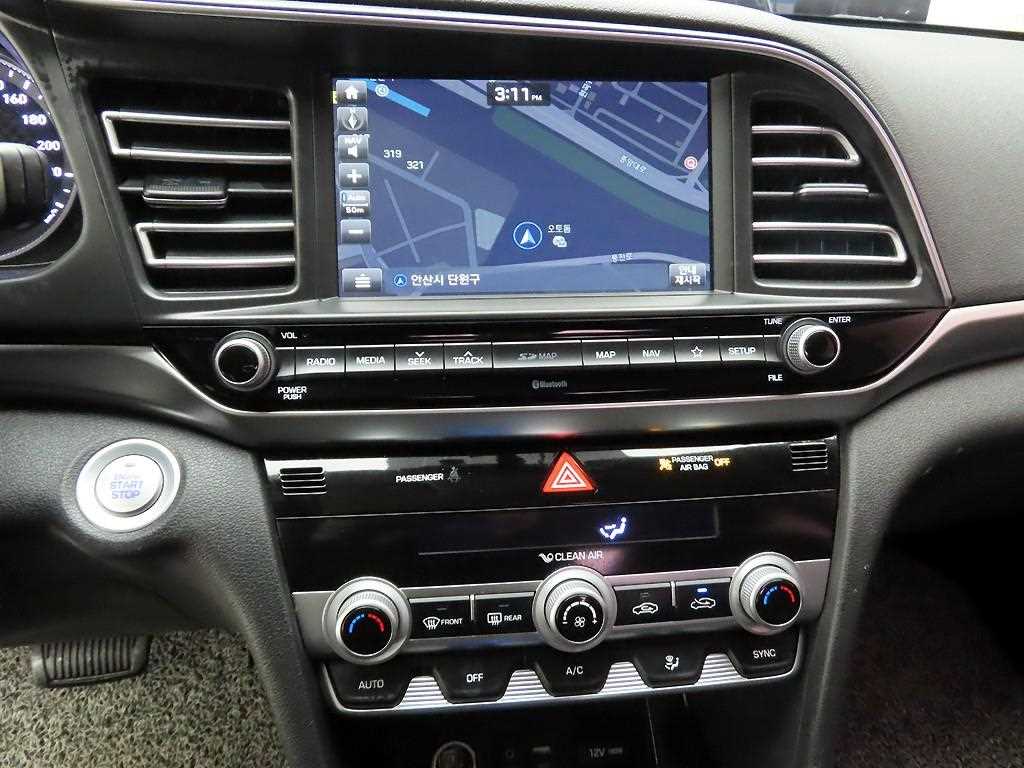 HYUNDAI Avante - Vista 9