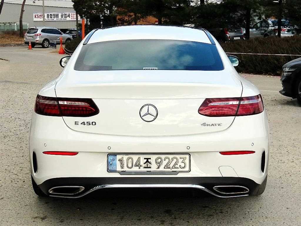 Mercedes Benz E class - Vista 4