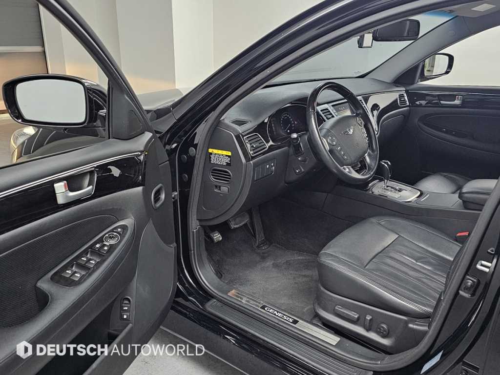 HYUNDAI Genesis - Vista 11