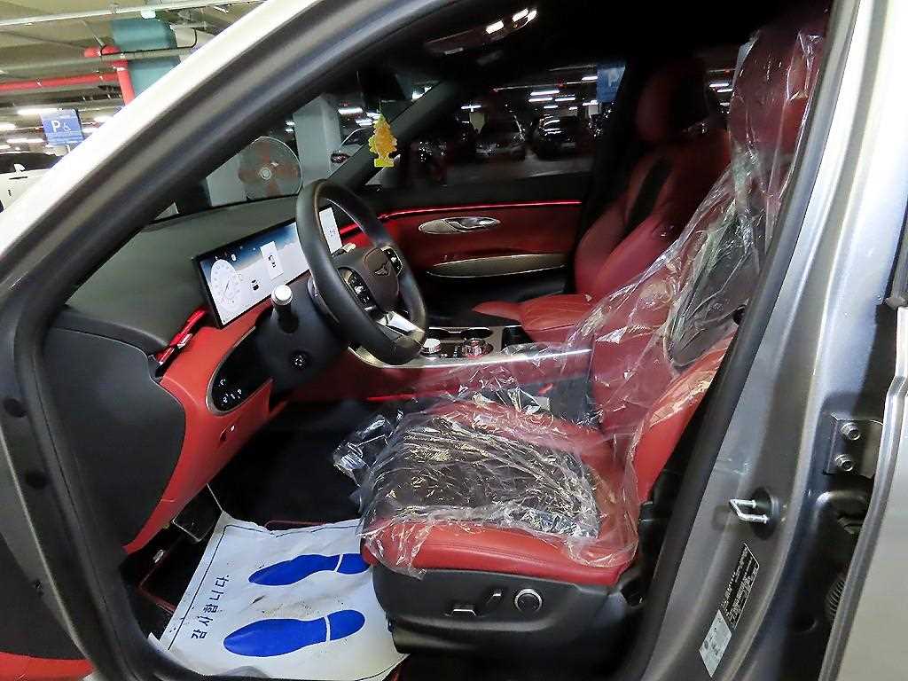 Genesis GV70 - Vista 6