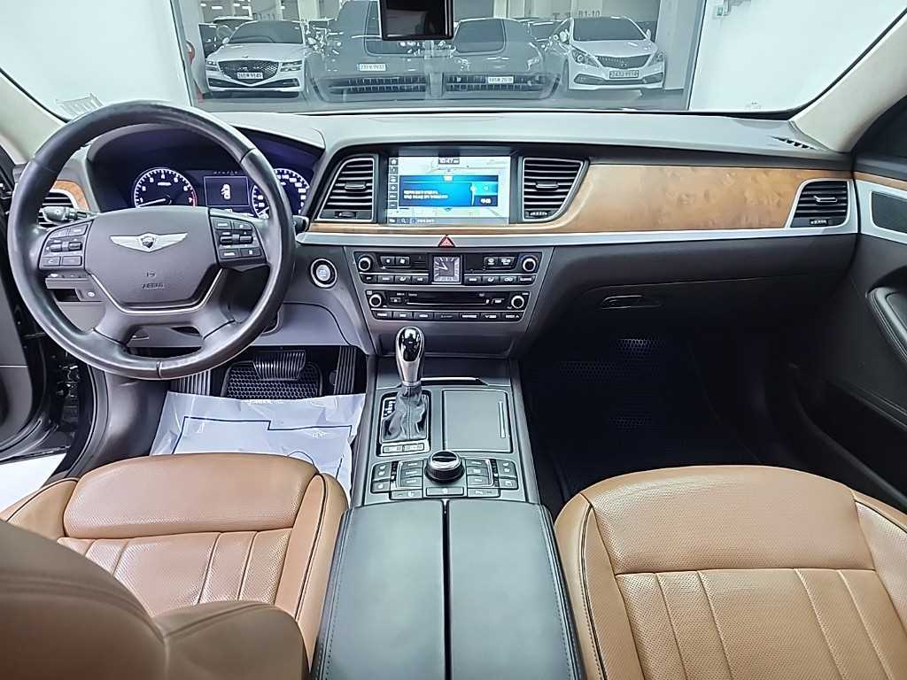 HYUNDAI Genesis - Vista 7