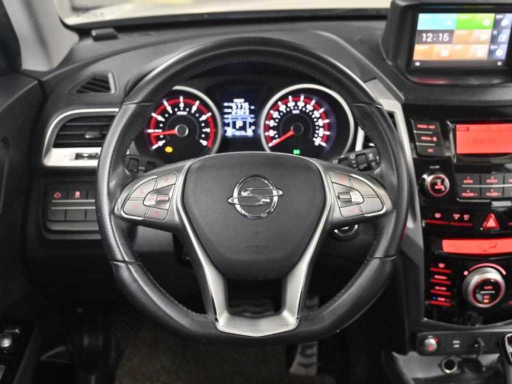 Ssangyong Tivoli 2015 Blanco - Importación desde Corea - HF Imports Iquique - Foto 13